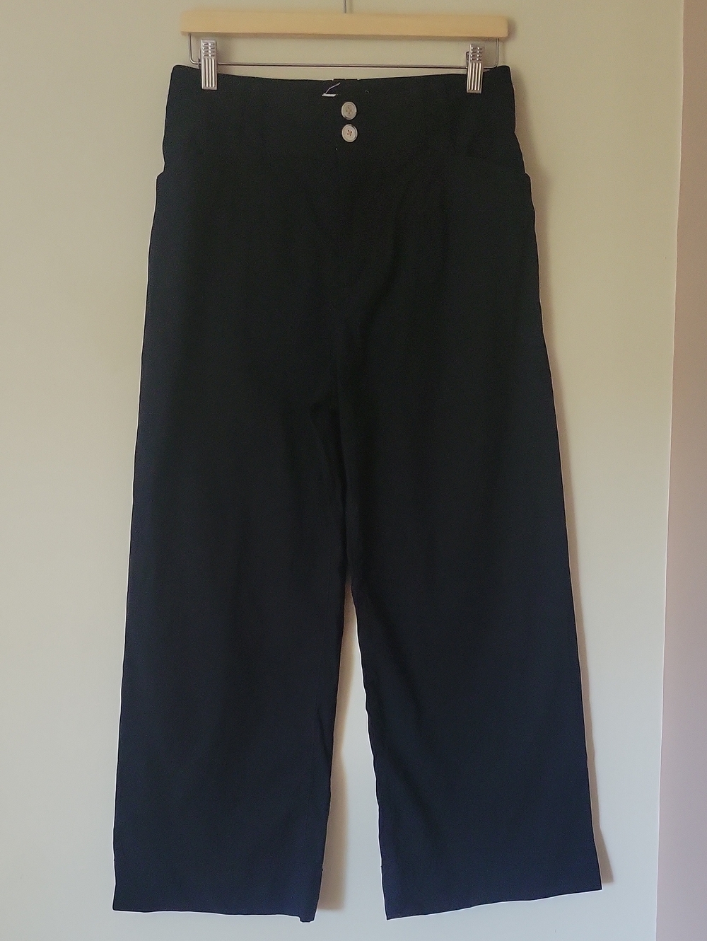 Anthropologie Cropped Wide Leg Flare Magic Fabric Black Pants Size 29